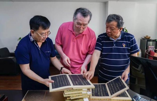 丹青墨宝寄良愿——著名画家梁文博、卢洪刚走进文化视界
