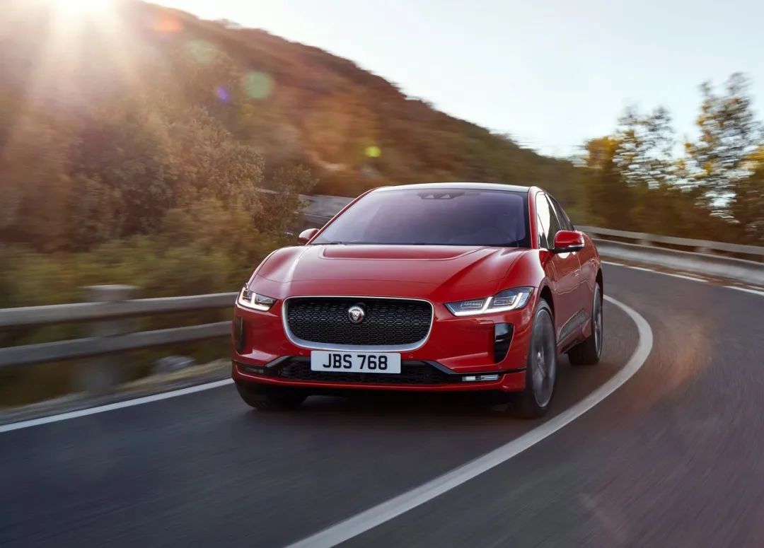 哥!买车不,优惠30万起!有打五折的、还有优惠100万的,买不?买不?买不?