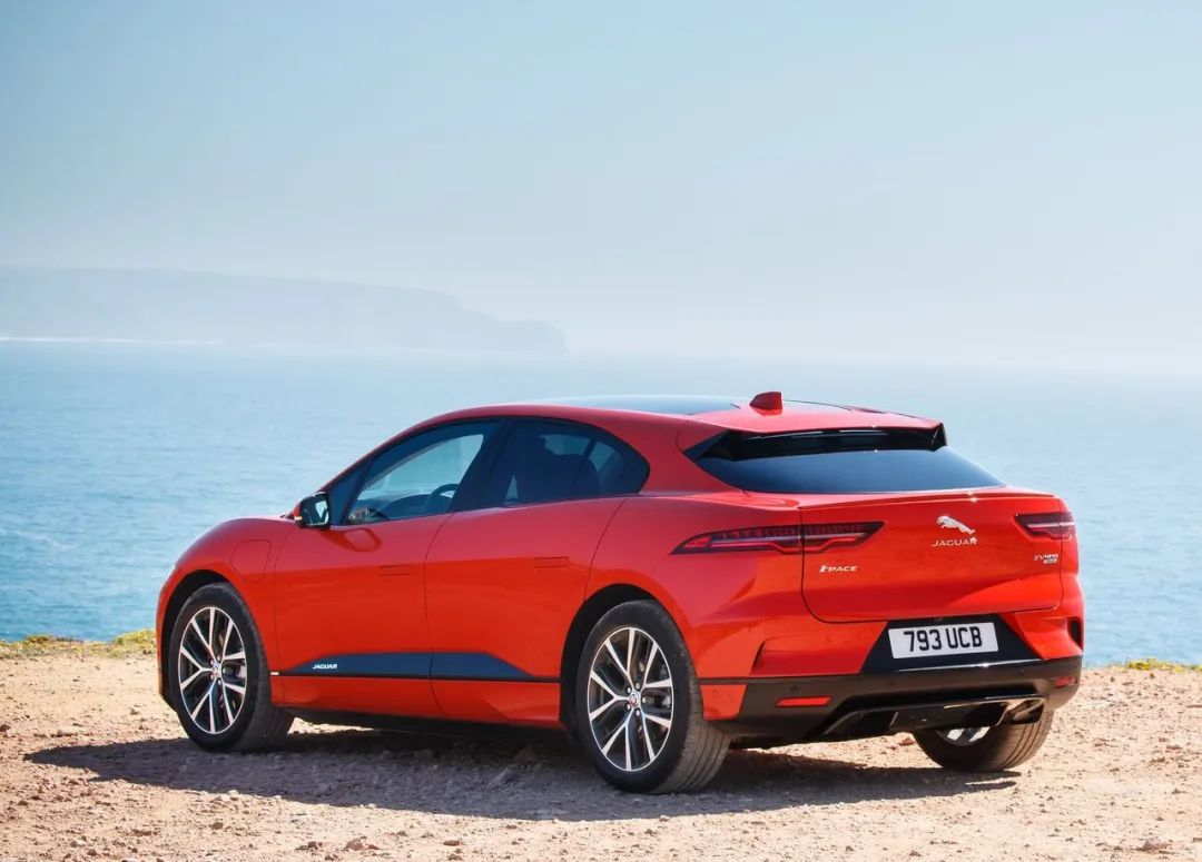 哥!买车不,优惠30万起!有打五折的、还有优惠100万的,买不?买不?买不?