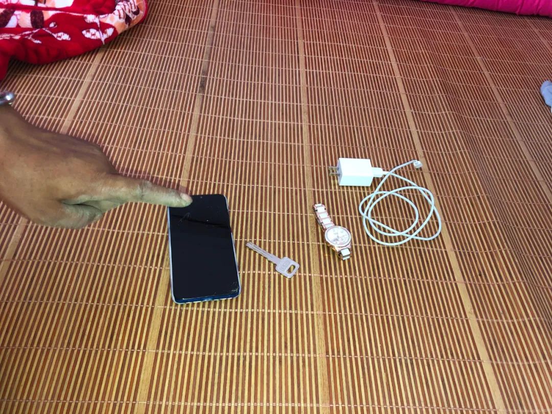 吓人!广西一女子去公厕,突然被男子掐脖子、撕咬脸部…