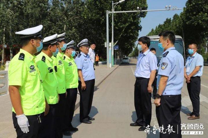 博兴县委书记李守江看望慰问高考安保执勤民辅警