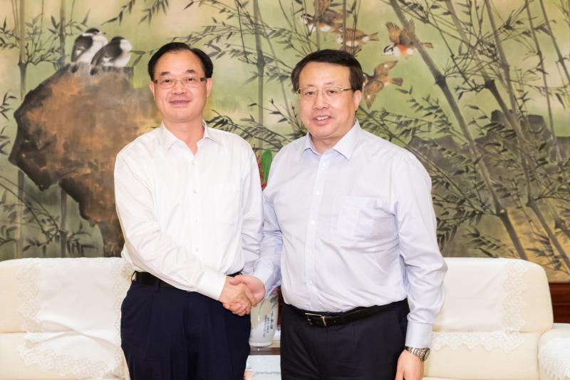 会见这些企业家时龚正说上海要提供更多阳光雨露促进企业茁壮成长