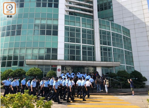这一天,香港挖出了十大“毒瘤”!