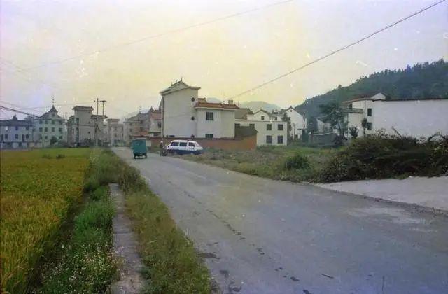 20岁小伙被陌生人拉住大吼,随后倒在血泊中!悲剧竟源于一段“兄妹情”休闲区蓝鸢梦想 - Www.slyday.coM 20岁小伙被陌生人拉住大吼,随后倒在血泊中!悲剧竟源于一段“兄妹情”休闲区蓝鸢梦想 - Www.slyday.coM