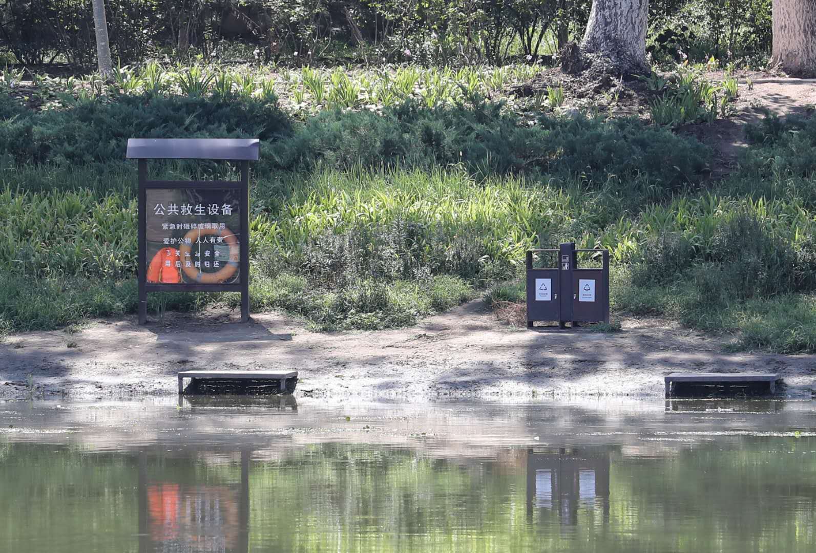 野钓爱好者乱扔垃圾随地小便,清洁工人压力大丨向不文明说不④