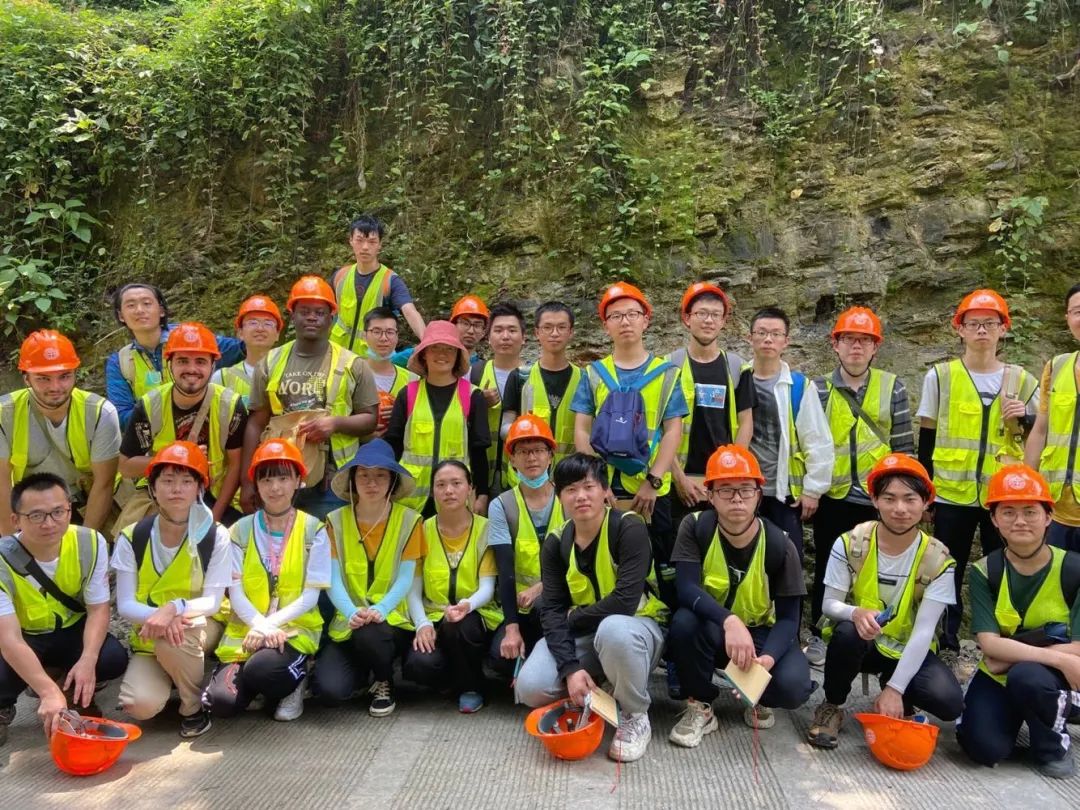 地大野外实习中的国际学生们