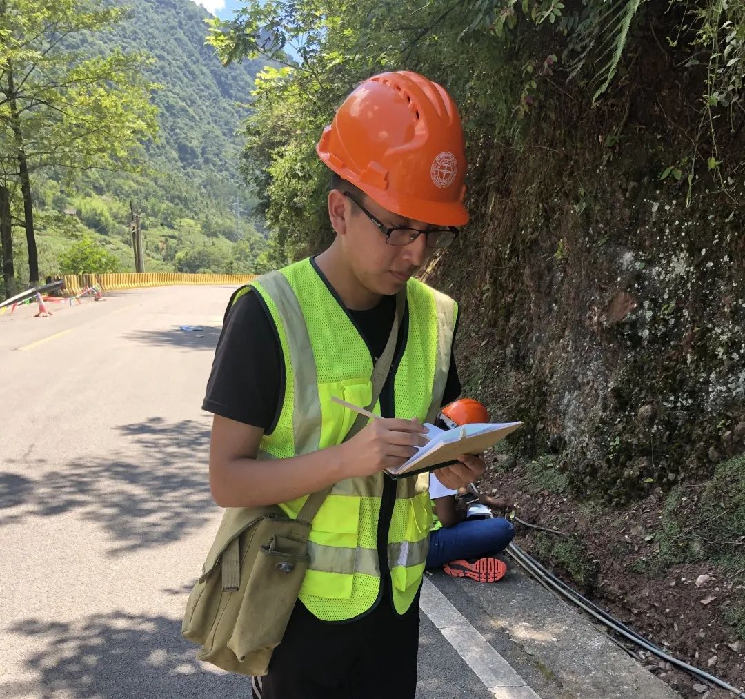 地大野外实习中的国际学生们