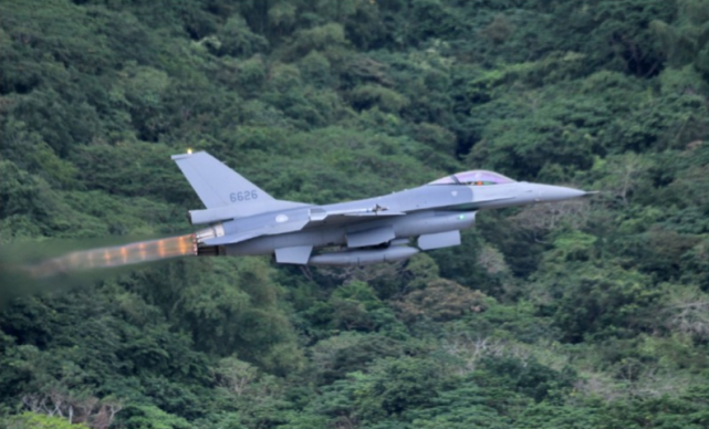 资料图:台军F-16战机