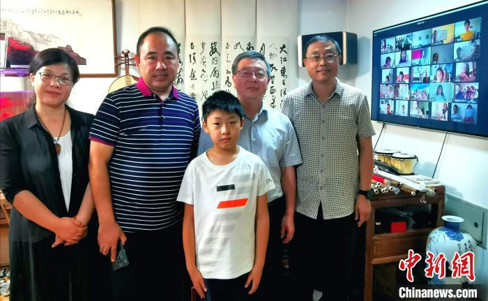 闭营仪式在山西省侨联“侨胞之家”单位——山西省音乐家协会竹笛学会举行。 杨杰英 摄