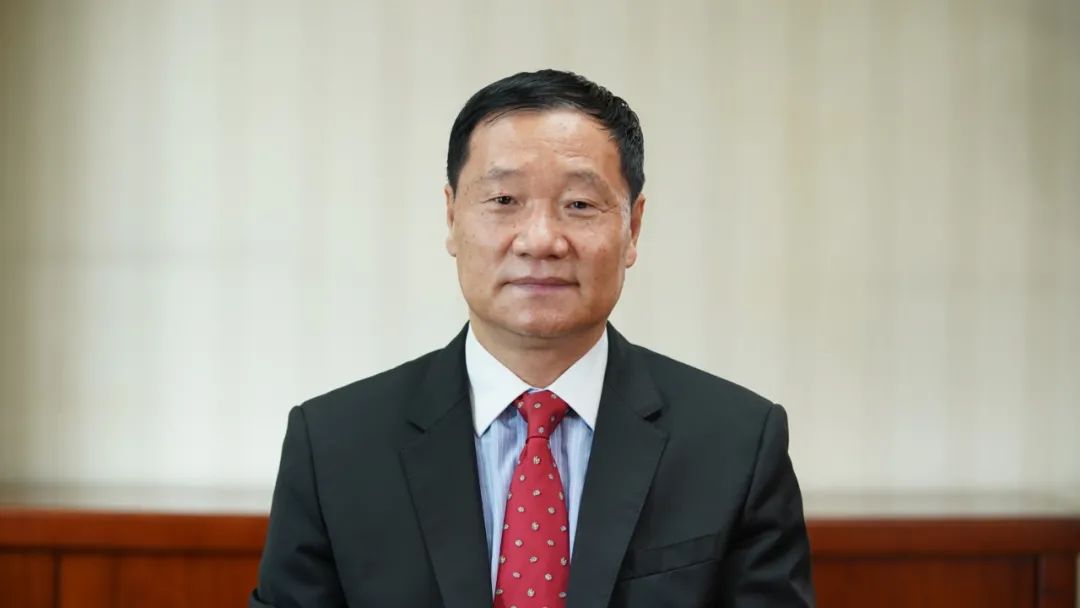 肖钢:蓝筹率先试点T+0风险可控 A股还缺“长钱”