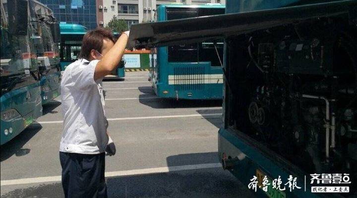 带两身衣服,为防晒黑只穿长袖,记者体验35℃高温下的济南公交休闲区蓝鸢梦想 - Www.slyday.coM 带两身衣服,为防晒黑只穿长袖,记者体验35℃高温下的济南公交休闲区蓝鸢梦想 - Www.slyday.coM