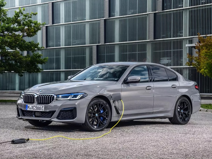 宝马545e xDrive实拍！3.0T+8AT+电动机，百公里油耗2.1真香