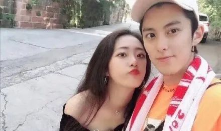 网曝王鹤棣女友!两人疑似大学同学曾有多张亲密合照休闲区蓝鸢梦想 - Www.slyday.coM 网曝王鹤棣女友!两人疑似大学同学曾有多张亲密合照休闲区蓝鸢梦想 - Www.slyday.coM