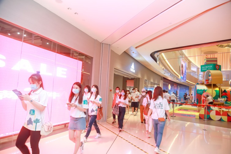 横琴口岸新旅检区启用,一站式购物休闲旅游体验成热门