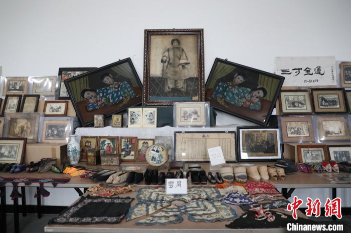 赵士信的藏品。 崔莉霞 摄