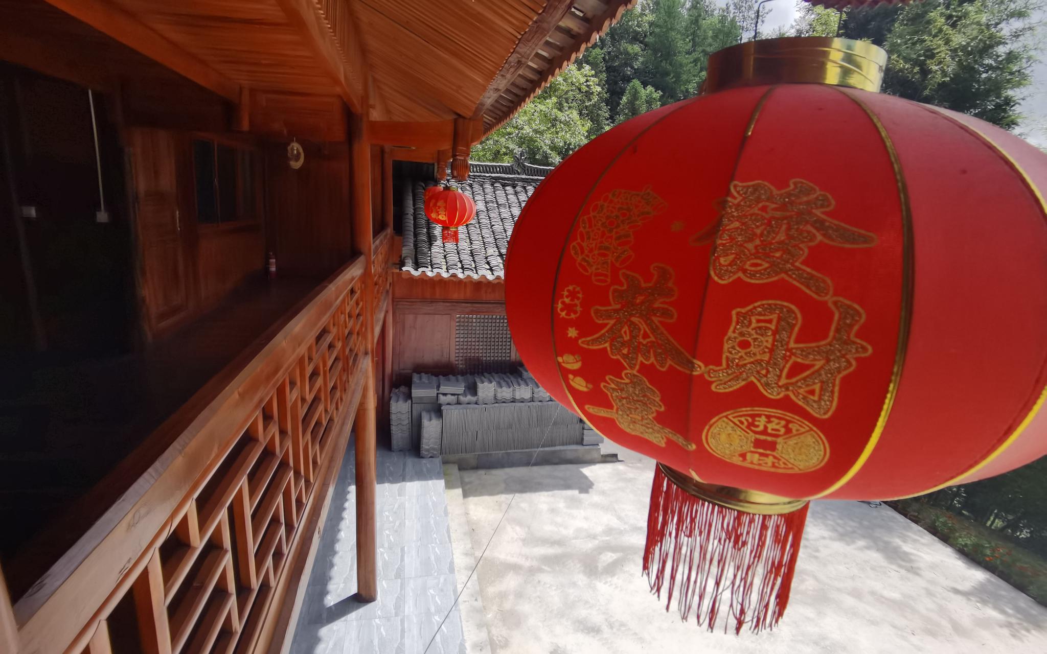 土家村寨枫香河:木楼重生 追回落后的三十年