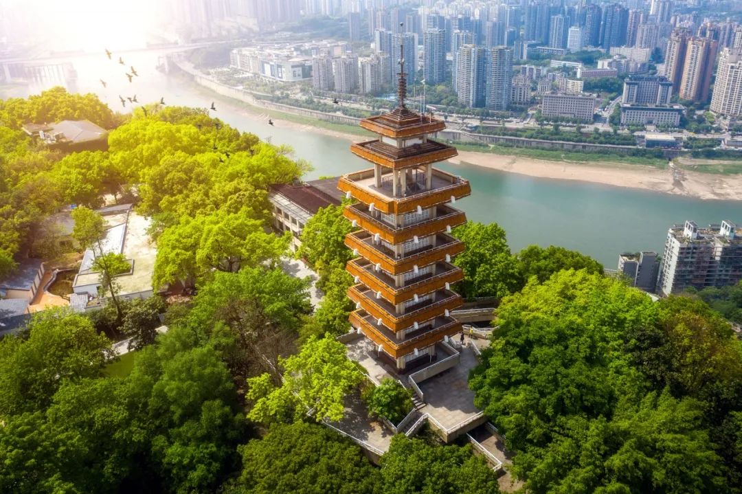 闪亮的山城