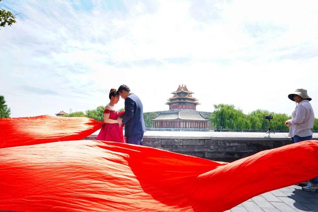 故宫拍婚纱照_故宫简笔画(3)