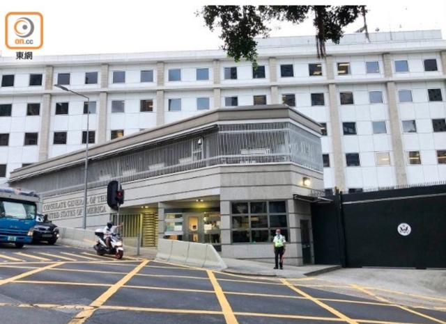 美国驻港澳总领事馆一名美籍男职员在领事馆外遭受袭击 图源:香港东网