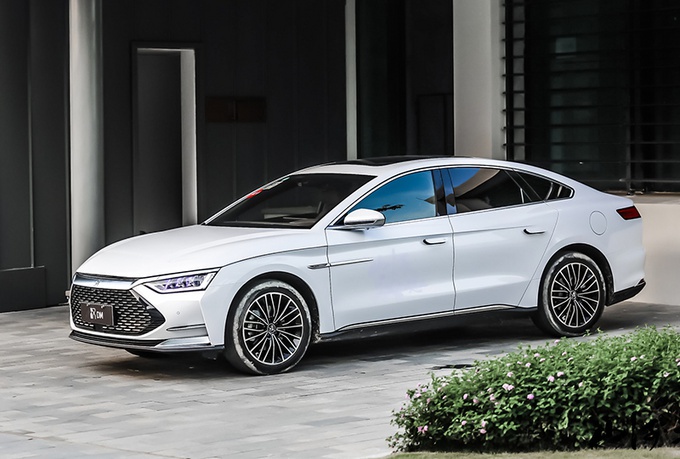 深度试驾比亚迪汉DM,标配四驱/4.7秒破百,家用值得买吗?