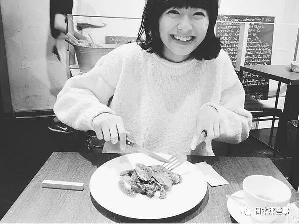 演员荣仓奈奈宣布怀上二胎 贺来贤人再度升级当爸