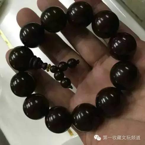 “个性化”盘玩,领略小叶紫檀包浆的典雅之美