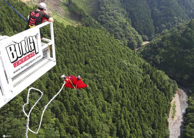 挑战身体极限!日本最高桥梁蹦极地“岐阜蹦极”开业