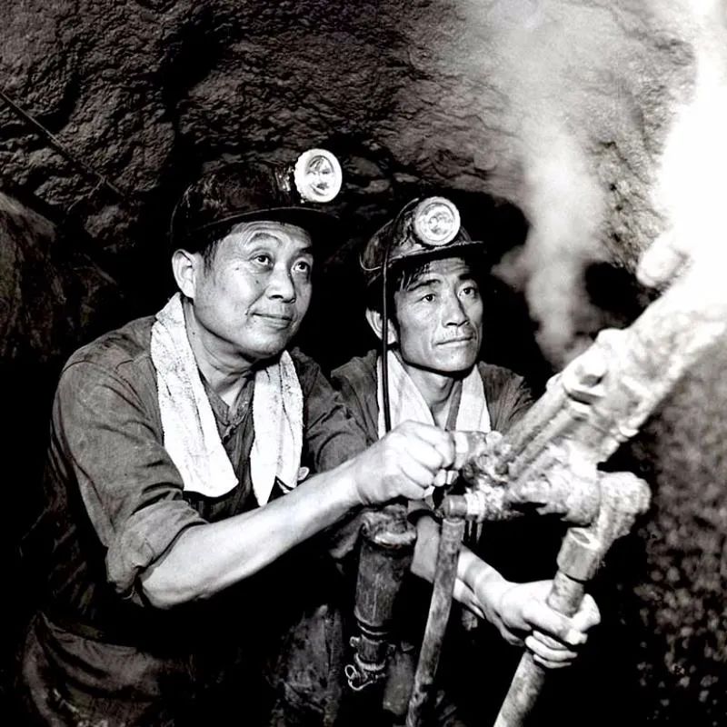 把镜头对准矿工 | 孟明40年煤矿摄影纪实