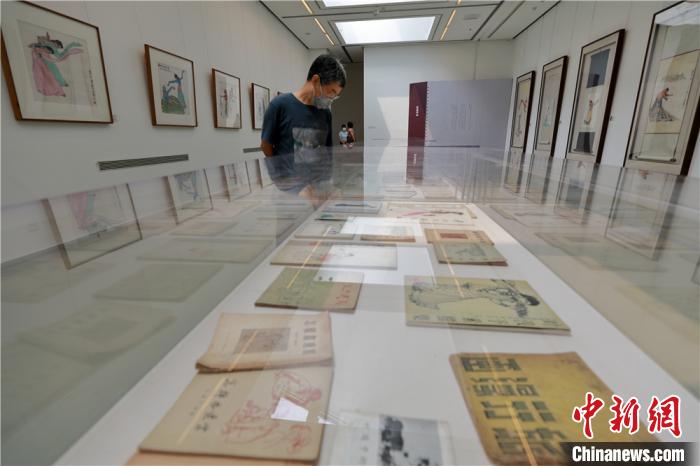 “自强不息——叶浅予自选速写作品研究展”正在中国国家画院美术馆展出