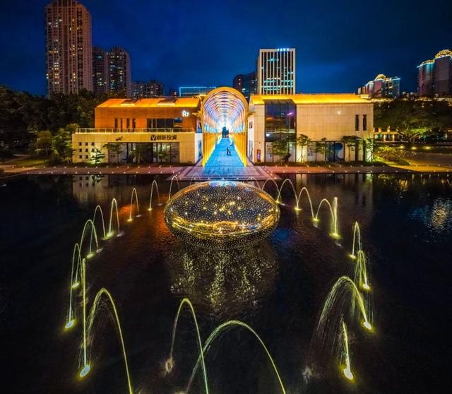 南海中心城区又一新晋网红打卡点!亮灯后美爆,目测会火!