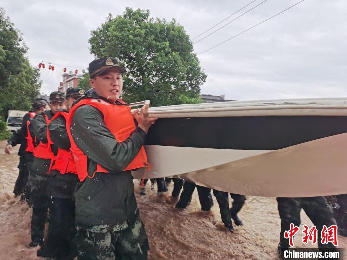 浙中南多地发布洪水预警 部分村庄受灾严重