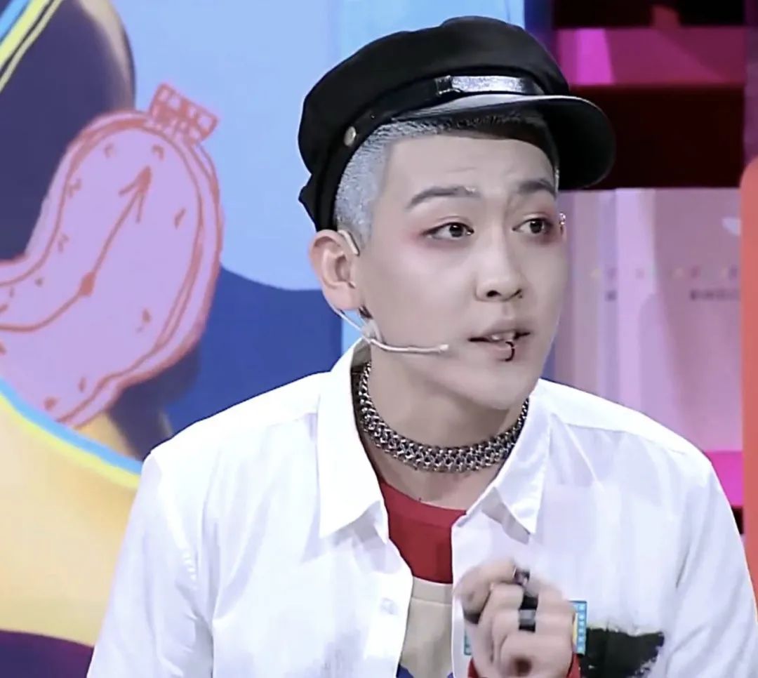 他这身穿搭......陈志朋后继有人了吗?