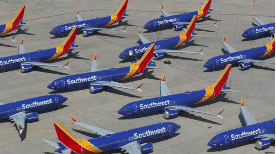 波音737MAX被要求“改设计”,年底重新“上天”悬了