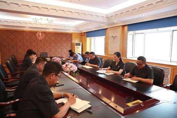 黑龙江伊春中院第八党支部召开支部扩大会议学习贯彻党组会议精神
