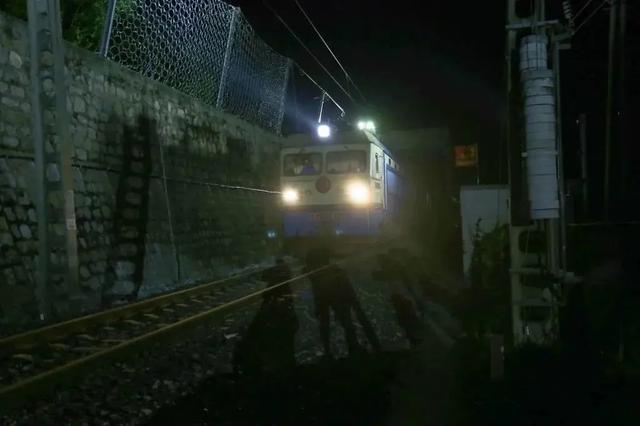 好消息!成昆铁路岩崩段抢通,这些旅客列车有调整
