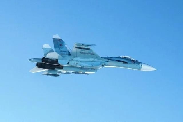 挪威电子侦察机抵近边界,俄军米格-31战机升空拦截
