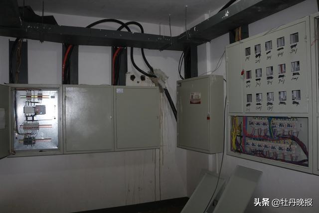 菏泽一小区9栋楼14部电梯故障,因地下室漏水所致涉及多个方面,责任划分尚未达成一致