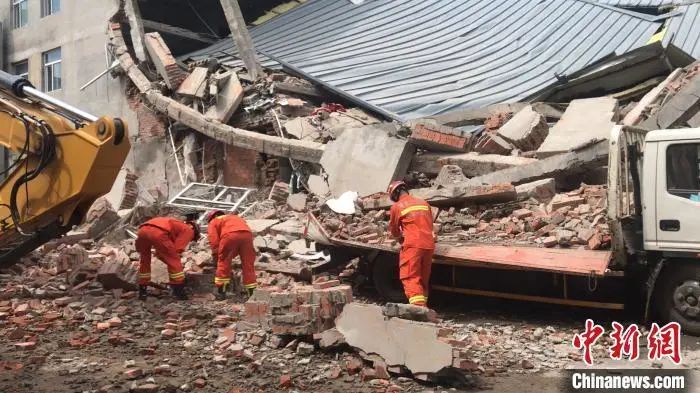 哈尔滨仓库坍塌事故被困9人全部搜出,无人幸存……