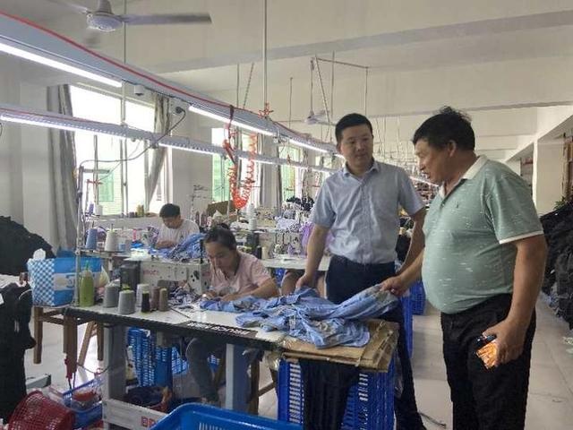 东阳农商银行江北支行:打出服务小微企业“组合拳”