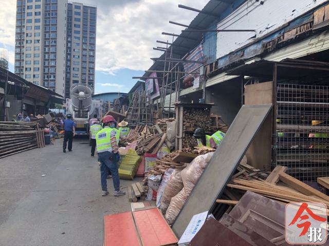 拆!违建十多年的燎原建材市场将拆除,门面存在安全隐患