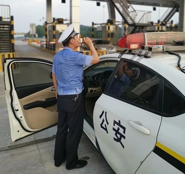 @驾驶人朋友 请注意!湖南高速公路这些地方可以免费领水及驾乘意外险!| 夏日送清凉 平安行高速