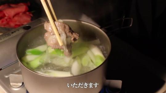 日版“李子柒”走红,零下30度住森林小屋,每天只想钓鱼