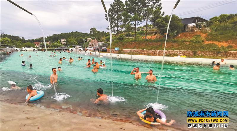 小小游泳池 “火”了乡村游