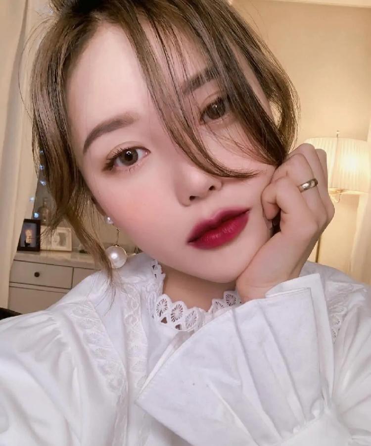上游时尚|PONY朴惠敏凭什么是人气美妆博主?她有美貌秘诀!