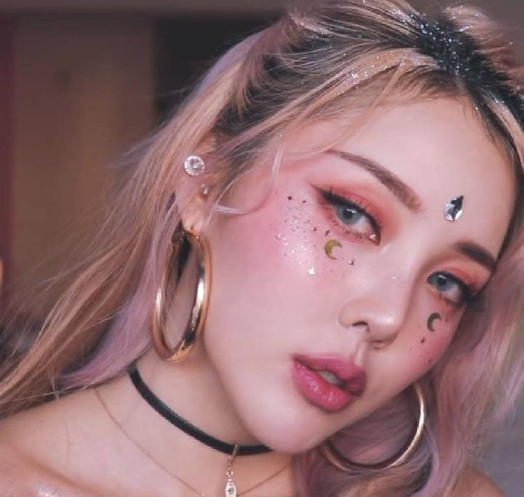 上游时尚|PONY朴惠敏凭什么是人气美妆博主?她有美貌秘诀!