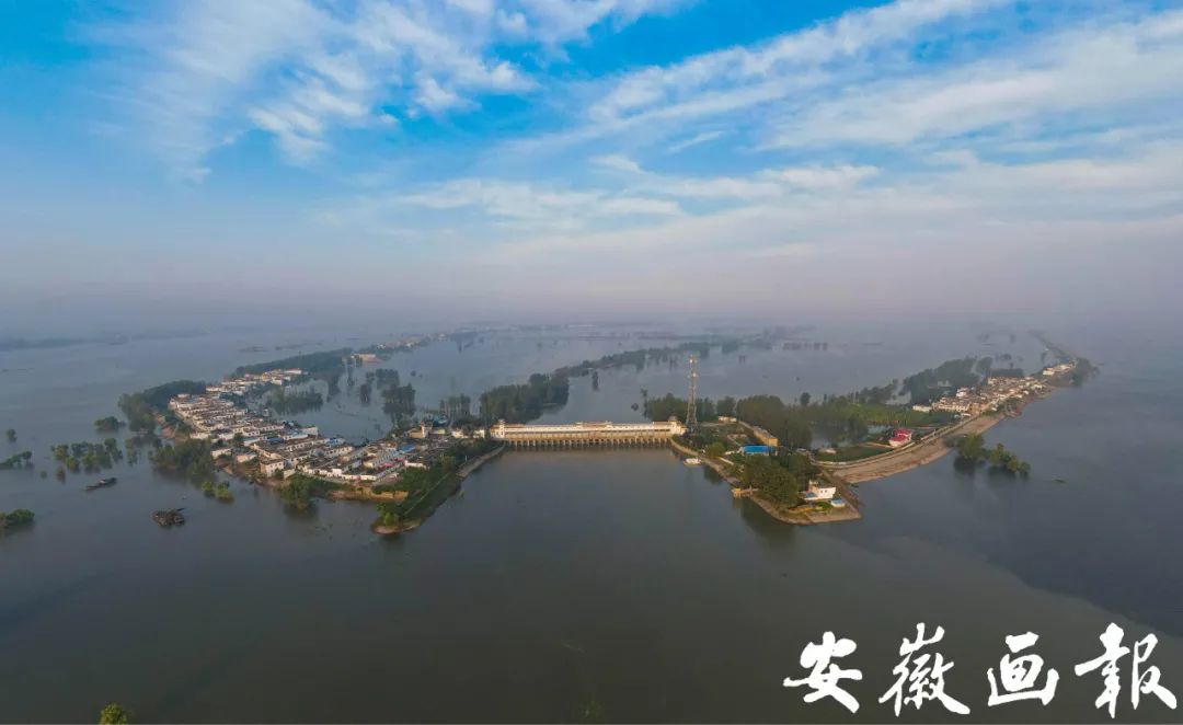 特别报道 | 洪水渐退,高温中王家坝的“坚守”