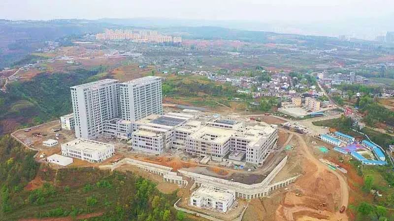 镇雄县第二人民医院是县内第二家拥有三级医院规模的综合性大医院