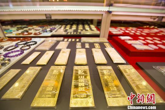 金价破2000美元!这次淘金的却不是中国大妈