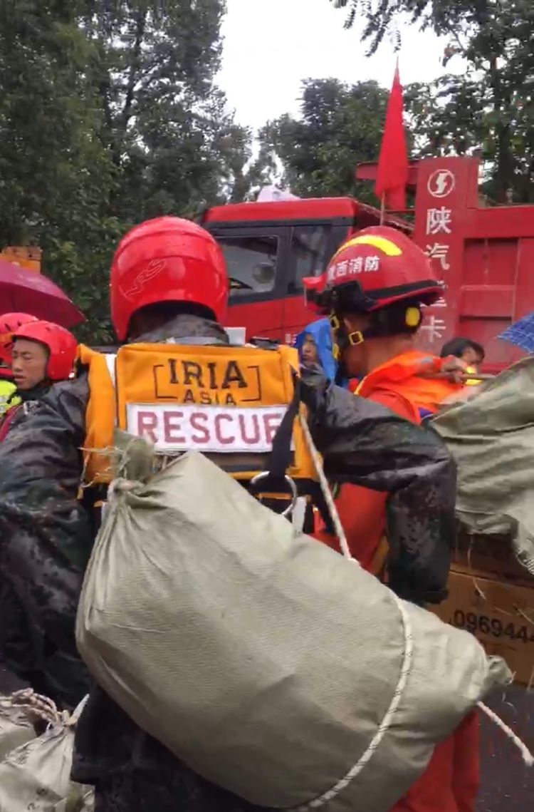 道路冲毁农作物被淹 洛南县暴雨洪涝已致75000余人受灾