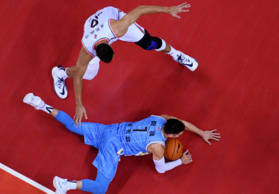 超越姚明成为CBA历史盖帽王,易建联带领广东队挺进总决赛休闲区蓝鸢梦想 - Www.slyday.coM 超越姚明成为CBA历史盖帽王,易建联带领广东队挺进总决赛休闲区蓝鸢梦想 - Www.slyday.coM